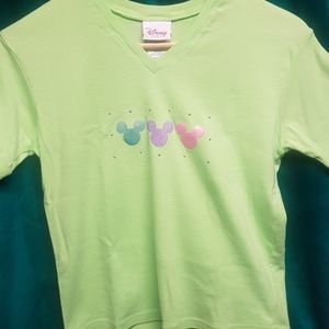 Disney Ladies Medium V neck t-shirt